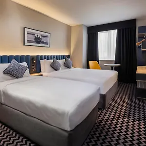 https://academy-plaza.dublin-hotelsweb.com